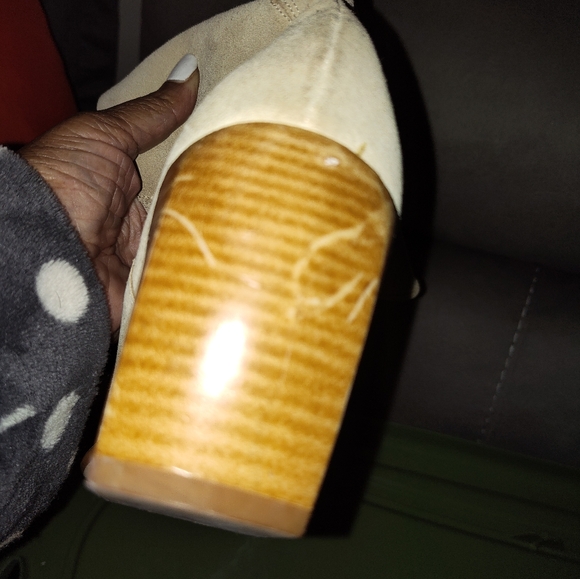 Boots - Picture 7 of 7